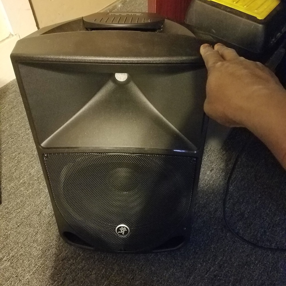 Pre amp 3 way Speaker